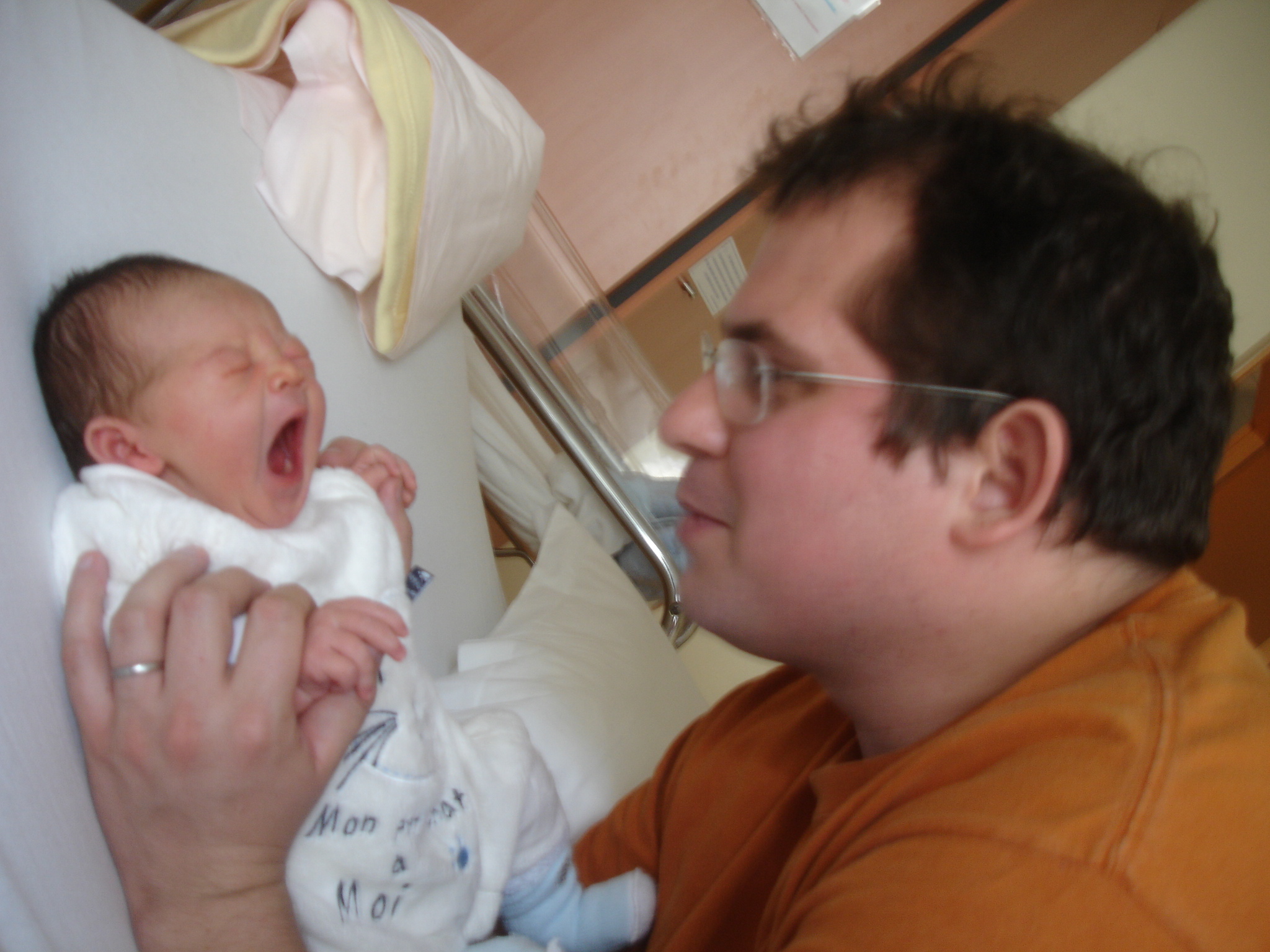 Dad ...laisse moi dormir.JPG
